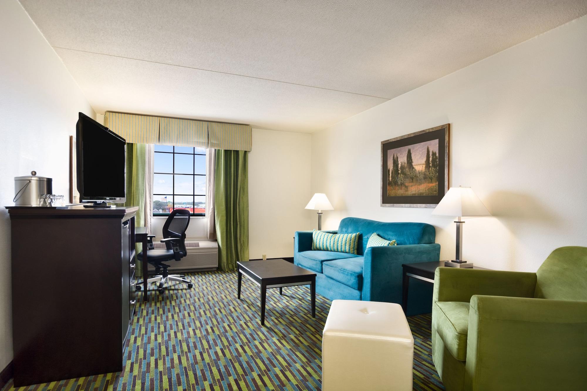 Wyndham Garden Wichita Downtown Hotel Bagian luar foto