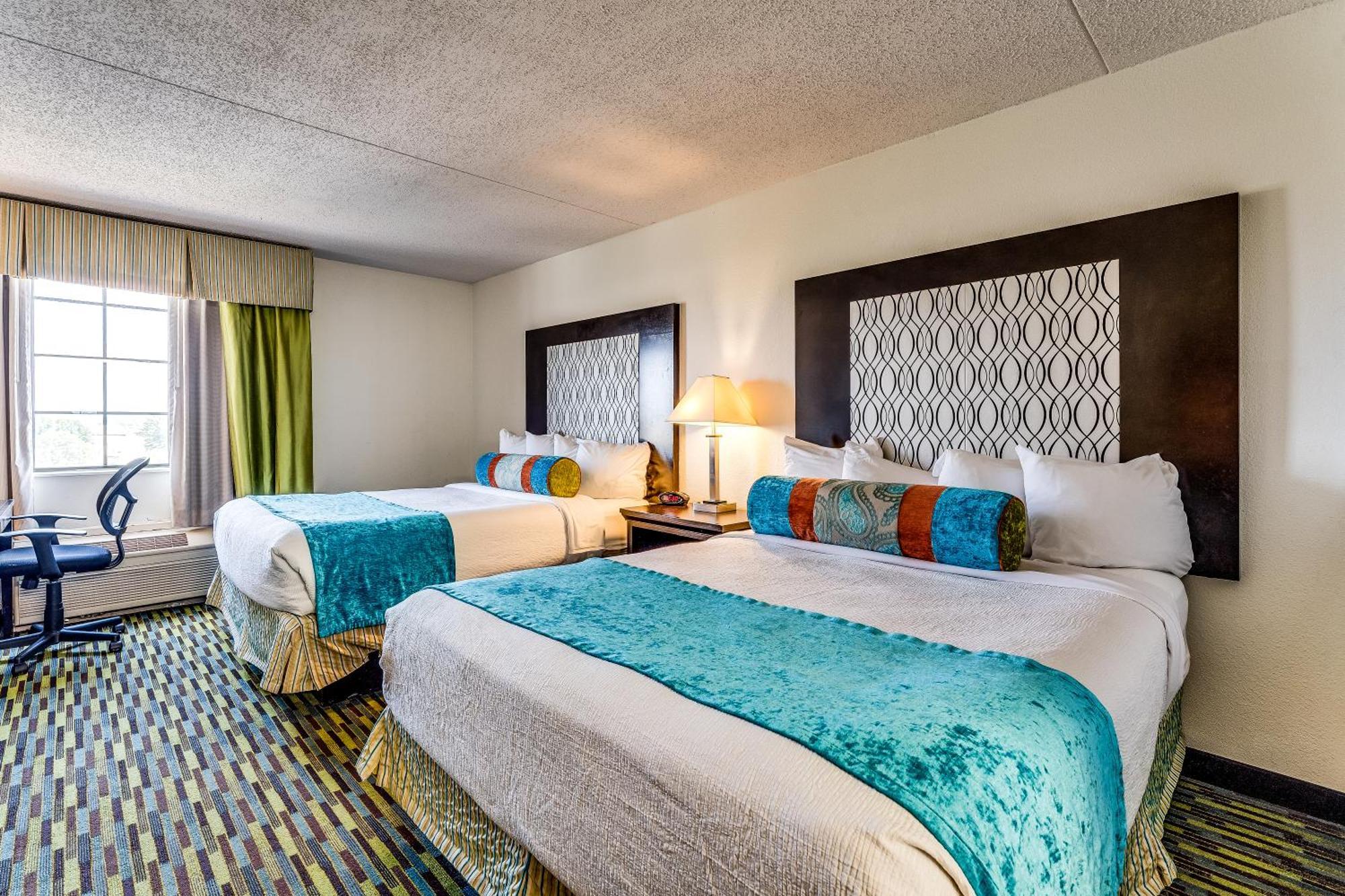 Wyndham Garden Wichita Downtown Hotel Bagian luar foto